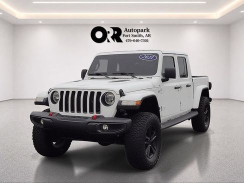 Used 2021 Jeep Gladiator Rubicon AWD/4WD image 2