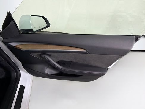 Used 2023 Tesla Model 3 Standard Range RWD image 32
