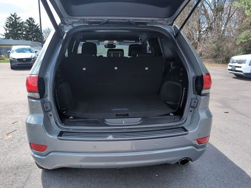 Used 2020 Jeep Grand Cherokee Altitude AWD/4WD image 9