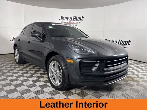 Used 2022 Porsche Macan w/ Premium Package Plus AWD/4WD image 4