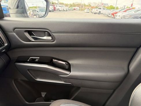Used 2024 Nissan Pathfinder SL w/ SL Premium Package AWD/4WD image 27