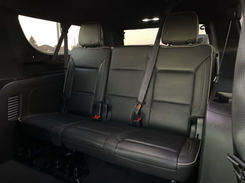 Used 2023 Chevrolet Suburban Premier image 30
