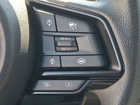 Used 2025 Subaru Crosstrek 2.0i Premium image 22