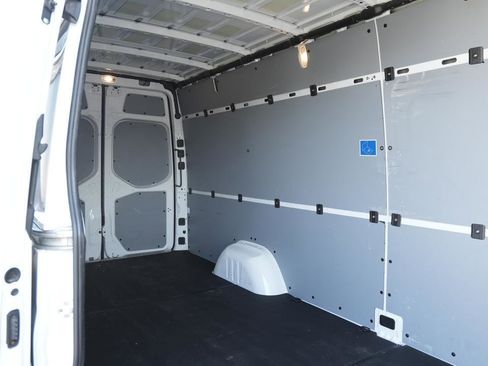 Used 2023 Mercedes-Benz Sprinter 2500 image 9