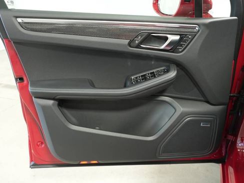 New 2026 Porsche Macan S image 25