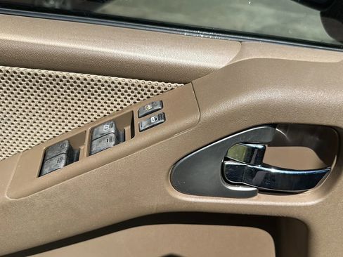 Used 2005 Nissan Frontier LE w/ (J01) Sunroof Pkg RWD image 37