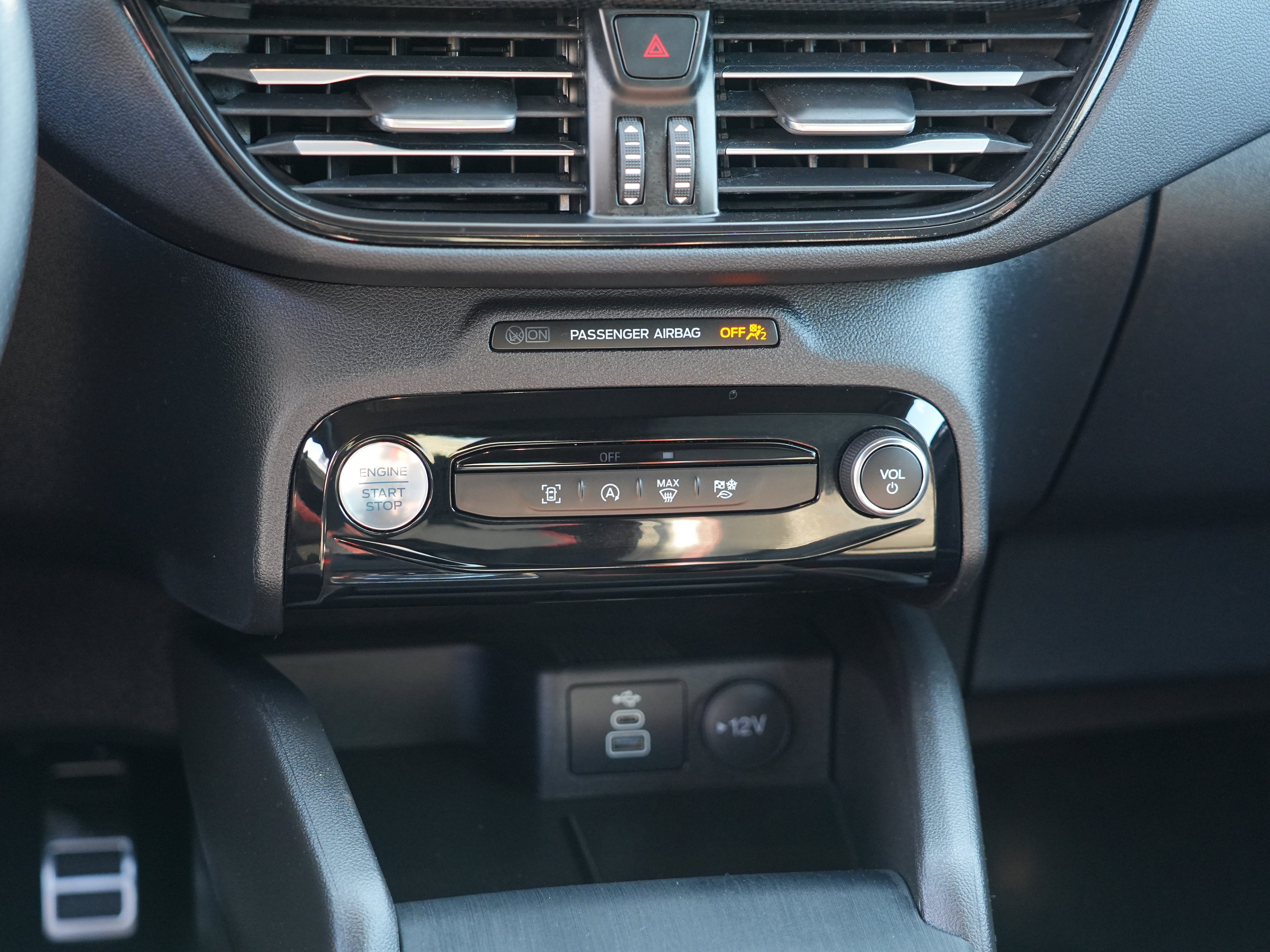 Used 2024 Ford Escape ST-Line w/ Tech Pack #1 AWD/4WD image 25