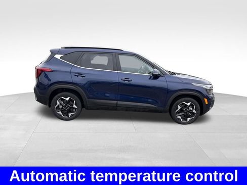 Used 2024 Kia Seltos EX AWD/4WD image 8