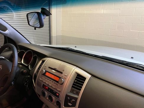 Used 2006 Toyota Tacoma PreRunner RWD image 25