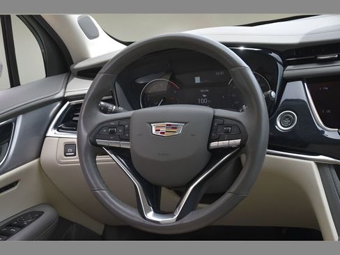Used 2024 Cadillac XT6 Premium Luxury FWD image 18