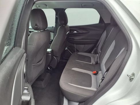 Used 2025 Chevrolet TrailBlazer LT FWD image 9