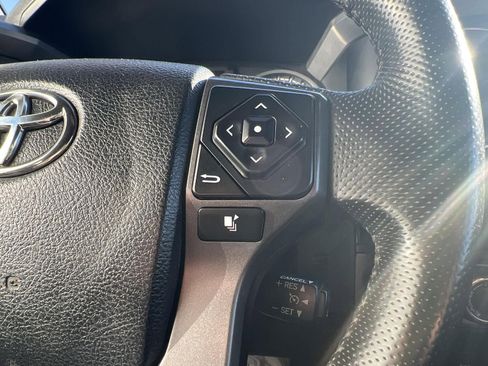 Used 2016 Toyota Tacoma TRD Sport image 17