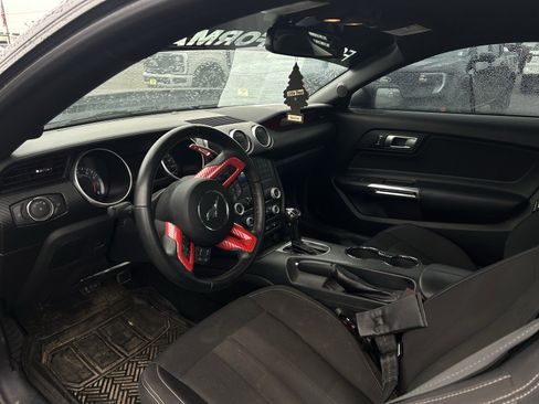 Used 2019 Ford Mustang Coupe image 17