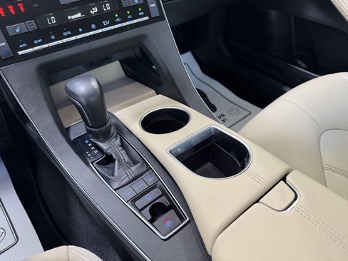 Used 2021 Toyota Avalon XLE FWD image 14
