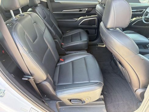Used 2025 Kia Telluride S image 30