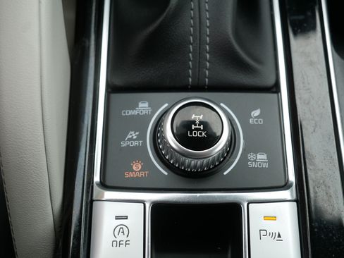 Certified 2022 Kia Telluride SX w/ Nightfall Edition Package AWD/4WD image 32