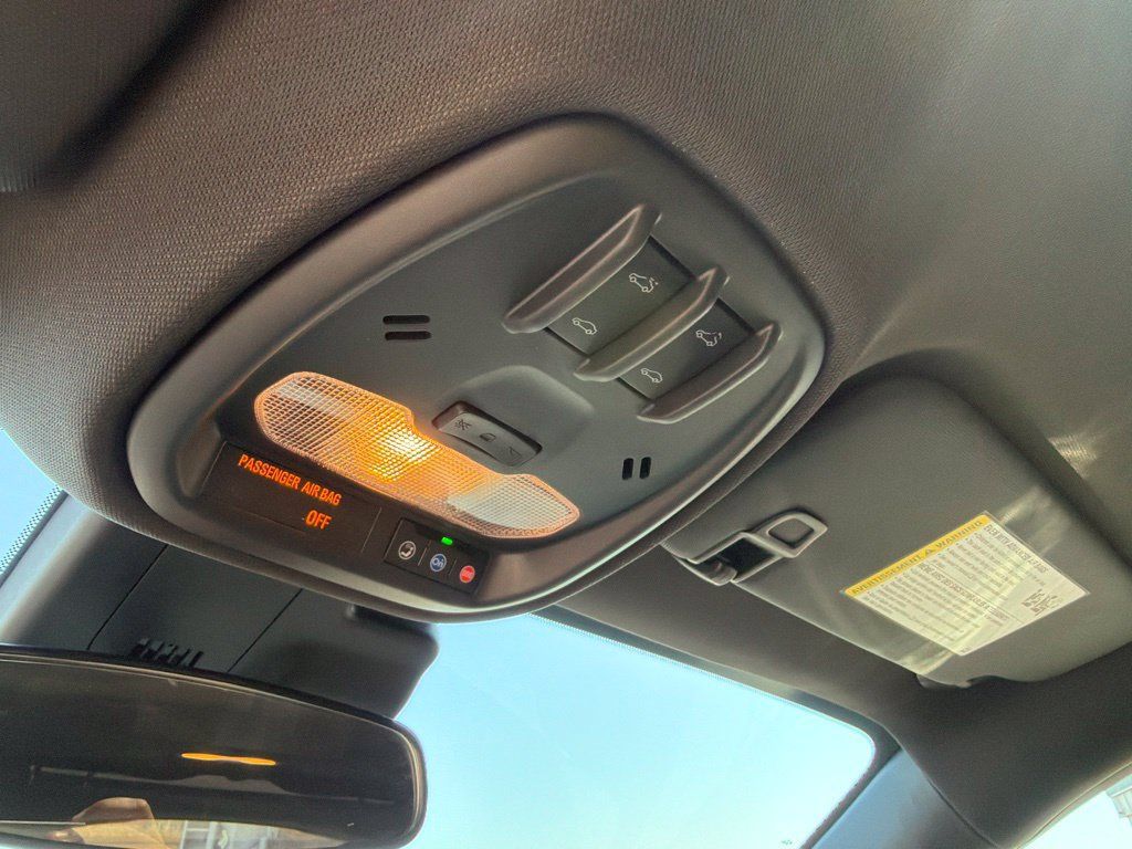 Used 2025 Buick Envista Sport Touring w/ Convenience I Package FWD image 34