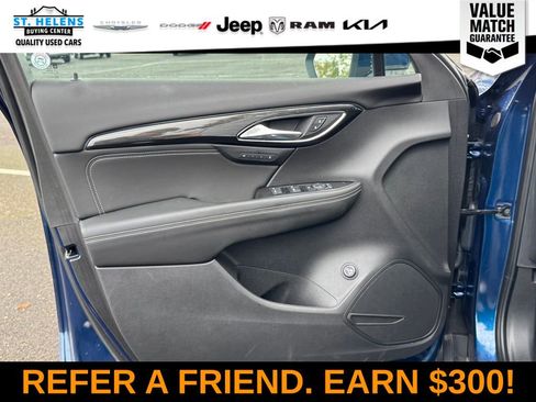 Used 2023 Buick Envision Essence image 17