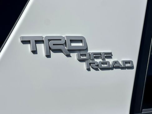 Certified 2023 Toyota 4Runner TRD Off-Road Premium w/ Moonroof Package AWD/4WD image 27