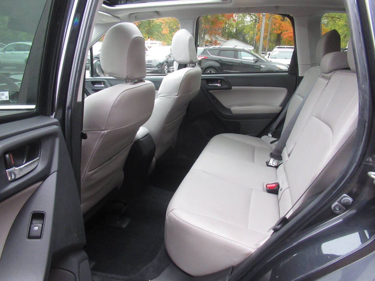 Used 2014 Subaru Forester 2.5i Limited AWD/4WD image 16