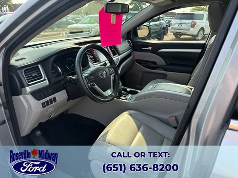 Used 2015 Toyota Highlander XLE AWD/4WD image 24