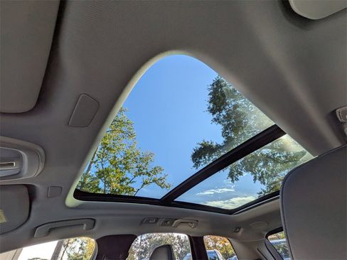 Certified 2023 Volvo XC60 B5 Ultimate w/ Climate Package image 22