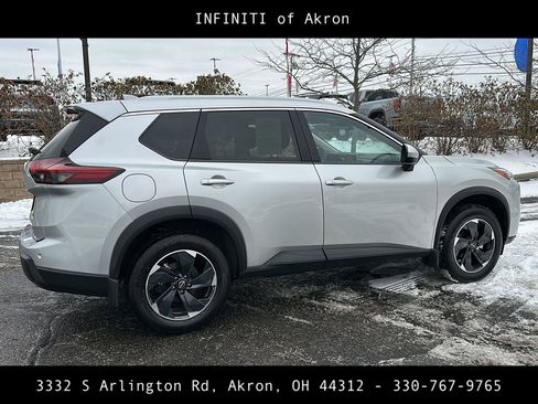Used 2025 Nissan Rogue SV w/ SV Premium Package image 14