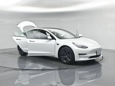 Used 2022 Tesla Model 3 Long Range AWD/4WD image 28