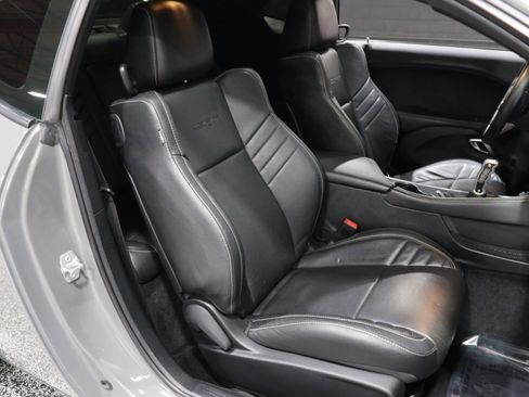 Used 2017 Dodge Challenger SRT image 42