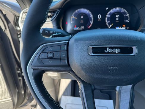 New 2026 Jeep Grand Cherokee Altitude image 21