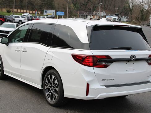 New 2026 Honda Odyssey Elite image 12