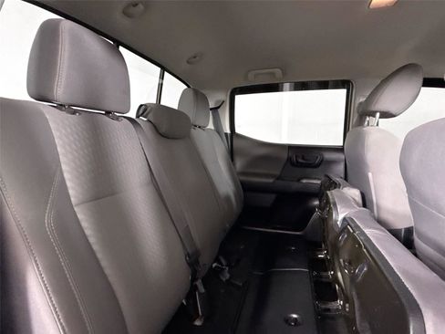 Used 2020 Toyota Tacoma SR5 AWD/4WD image 33