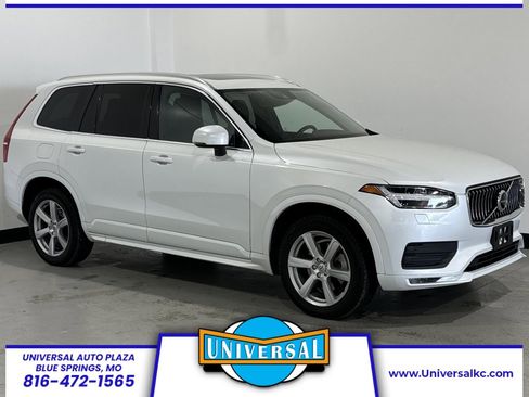 Used 2022 Volvo XC90 T5 Momentum image 1