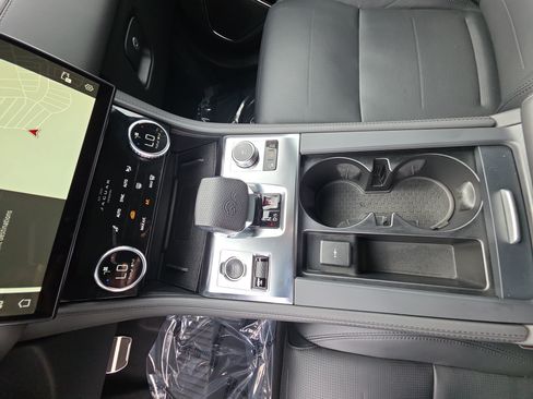 Certified 2022 Jaguar F-PACE SVR AWD/4WD image 25