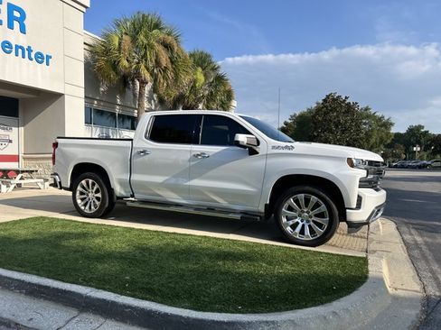 Used 2020 Chevrolet Silverado 1500 High Country w/ Technology Package RWD image 2