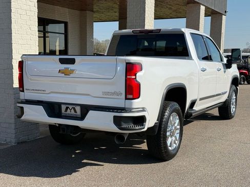 Used 2024 Chevrolet Silverado 2500 High Country w/ Technology Package image 6