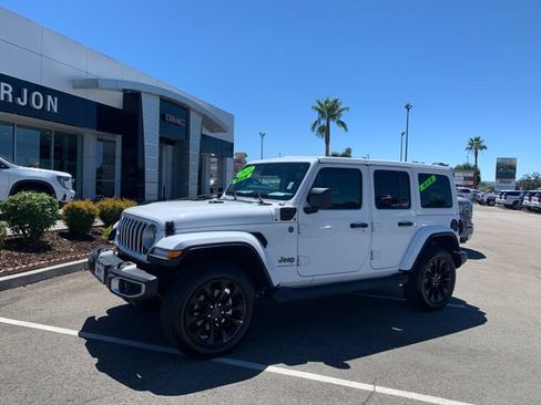 Used 2025 Jeep Wrangler Unlimited Sahara AWD/4WD image 1