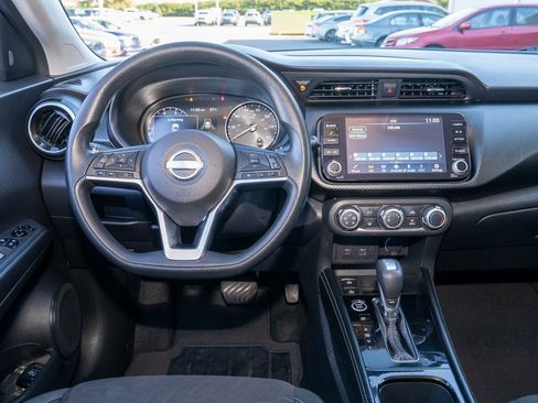 Used 2024 Nissan Kicks SV image 6