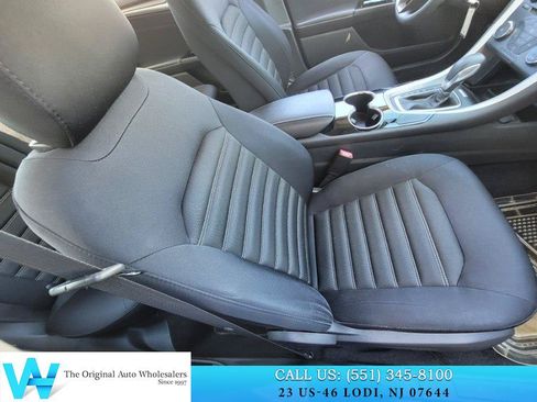 Used 2014 Ford Fusion SE FWD image 16