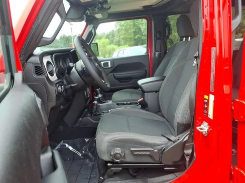 Used 2024 Jeep Wrangler Unlimited Sport AWD/4WD image 14