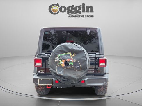 Used 2023 Jeep Wrangler Unlimited Rubicon w/ Cold Weather Group image 5