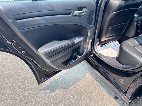 Used 2013 Chrysler 300 S AWD/4WD image 5