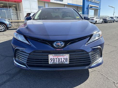 Used 2023 Toyota Camry XLE w/ Cold Weather Package FWD image 8