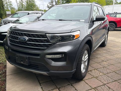 Used 2020 Ford Explorer XLT w/ Equipment Group 202A AWD/4WD image 2
