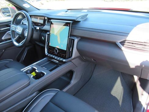 Used 2024 GMC Acadia Denali w/ Super Cruise Package image 10