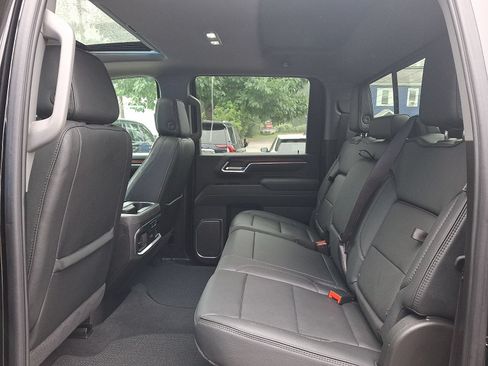 Used 2025 GMC Sierra 2500 Denali AWD/4WD image 10