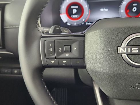 New 2026 Nissan Pathfinder SL image 18