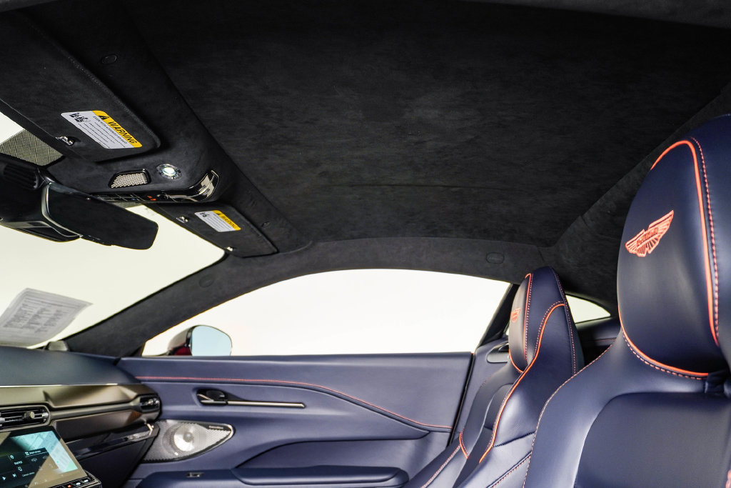 Used 2026 Aston Martin V8 Vantage Roadster RWD image 22