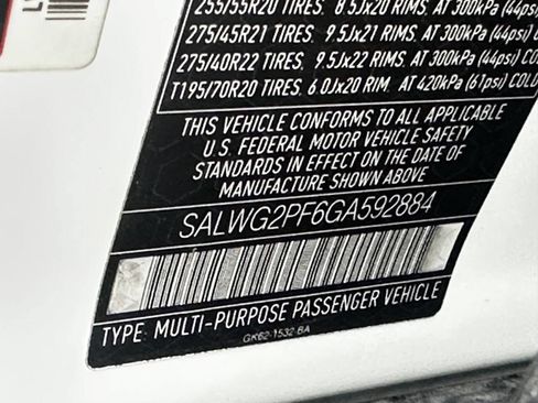 Used 2016 Land Rover Range Rover Sport SE image 17