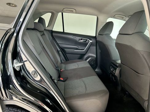 Used 2024 Toyota RAV4 XLE FWD image 35